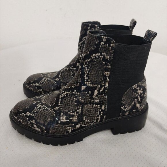 Steve Madden Shoes - STEVE MADDEN Gliding Black Snakeskin Chelsea Ankle Boots Size 7.5‎ Stretch